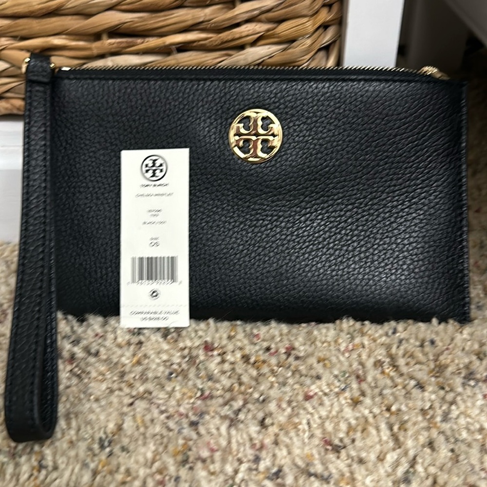 Tory Burch Chelsea Wristlet